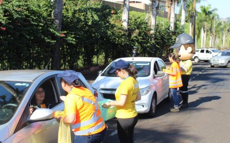 Maio Amarelo: mães são homenageadas em blitz de conscientização