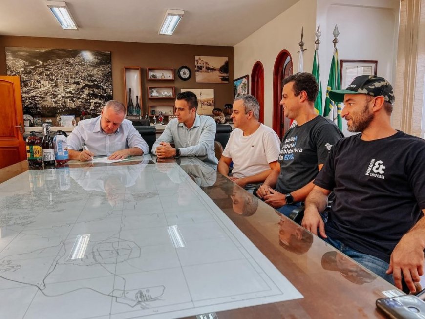 PREFEITO SANCIONA LEI QUE DEFINE DIA DA CERVEJA ARTESANAL POÇOS-CALDENSE