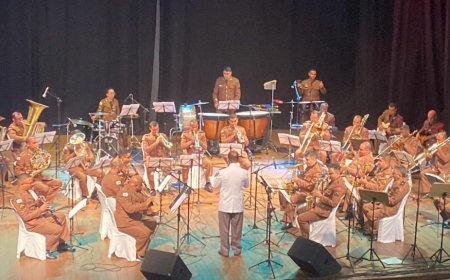 BANDA DA POLÍCIA MILITAR SE APRESENTA NA E.M. LÚCIA SACOMAN, NA FAZENDA APARECIDA