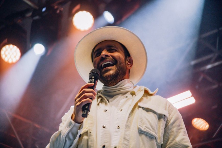 DIOGO NOGUEIRA ENCANTA, AGITA E EMOCIONA EM SHOW PARA 10 MIL PESSOAS NO FESTIVAL DE INVERNO DE POÇOS DE CALDAS