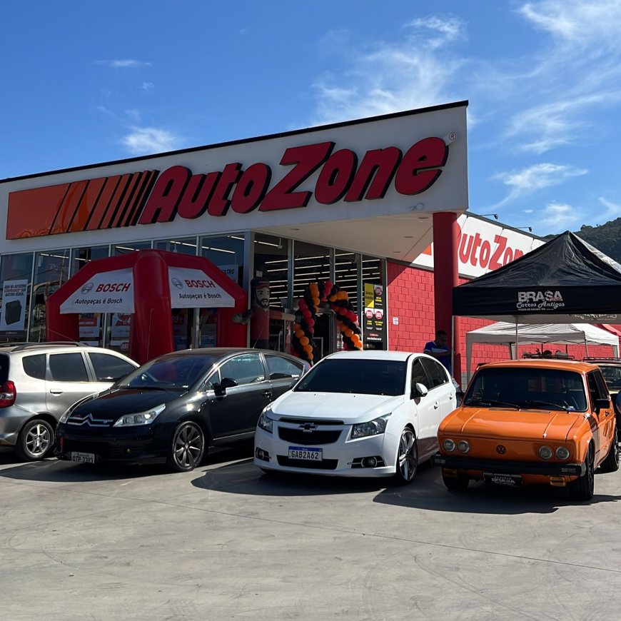 Auto Zone promove exposição de carros  em Poços de Caldas