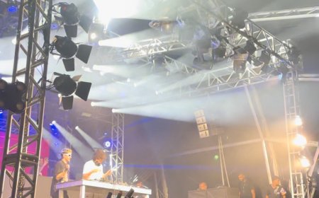 Almanac, dupla de DJs vibra com show na LIGA LUP