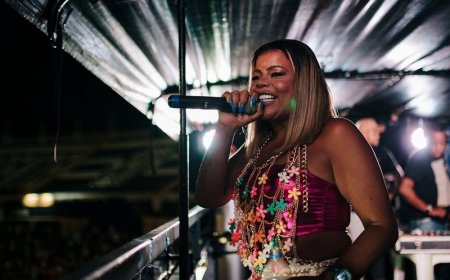 Bloco Califórnia foi marcado pelos ritmos brasileiros: pré-Carnaval teve do axé baiano ao funk carioca para 15 mil foliões em Ribeirão Preto