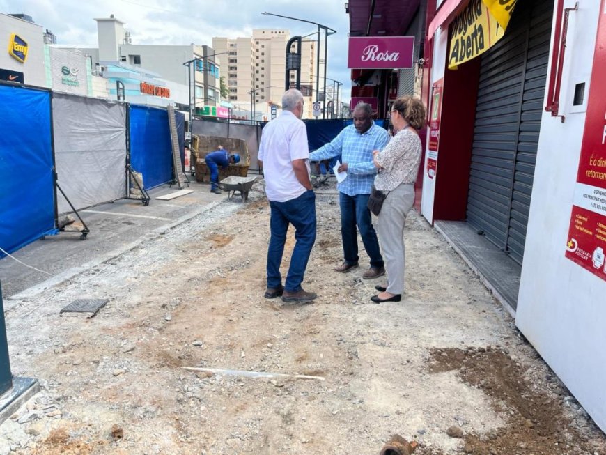 INICIADA OBRAS DAS CALÇADAS DA RUA ASSIS FIGUEIREDO