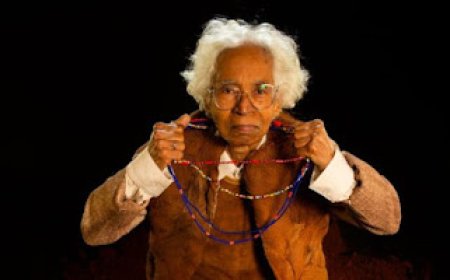 Cátia de França (part. Luana Flores) – “No Rastro de Catarina” chega ao Teatro Municipal