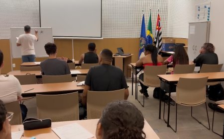 Projeto gratuito promove a escolarização de jovens e adultos no RibeirãoShopping e ShoppingSantaÚrsula