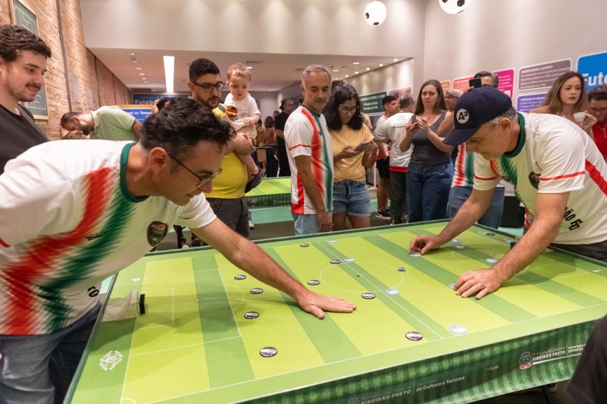 Em meio à era digital, futebol de botão volta a unir gerações