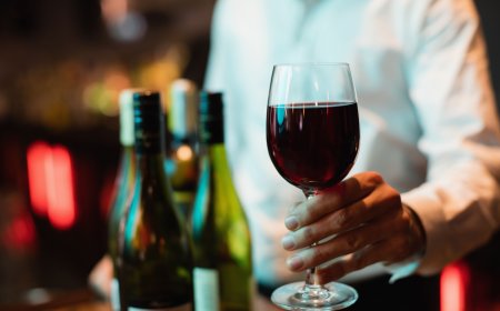 Cardiologista desmistifica relação entre o consumo de vinho e a saúde do coração