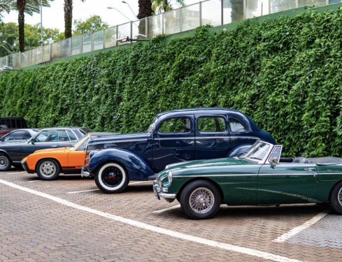 RibeirãoShopping recebe exposição de carros antigos e sedia leilão de veículos clássicos pela primeira vez