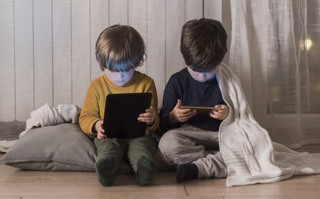 Mais tempo livre nas férias exige atenção ao uso de telas pelas crianças