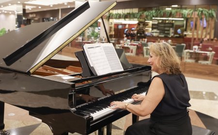 Clássicos musicais embalam as apresentações de piano no RibeirãoShopping em agosto